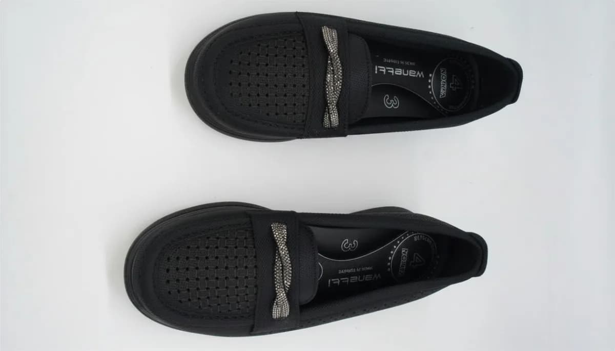 Kadın Siyah Lazer Kesim Delikli Zincir Tokalı Günlük Loafer Ayakkabı - görsel 3